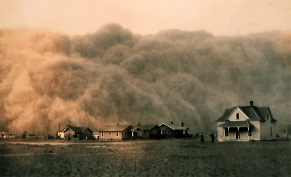 A dust storm approaches Stratford, Texas in April of 1935