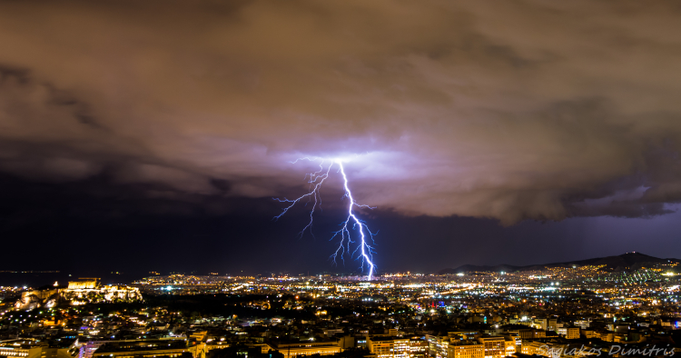 A positive cloud-to-ground lightning strike hits Athens, Greece, photographed by Dimitris Sagiakos, October 2017
